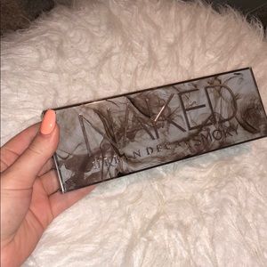 AUTHENTIC urban decay smoky eyeshadow palette 😍😍